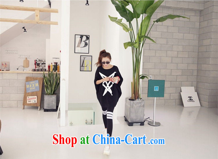 In 2015, spring and summer, Korean version of the greater, ultra-liberal underlined geometry bat sleeves larger version 100 hem graphics thin T pension 200 jack can be seen wearing black are code pictures, price, brand platters! Elections are good character, the national distribution, so why buy now enjoy more preferential! Health