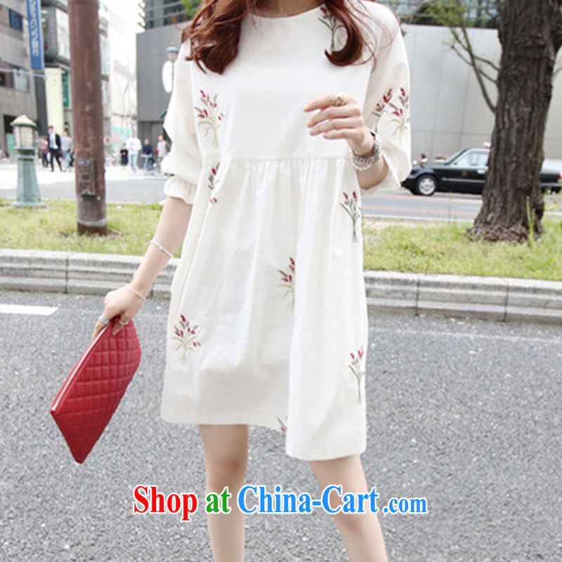 Yi Li Xuan 2015 summer Korean version of the new skirt, very casual College wind 5 cuff the code has been the embroidery dresses female white 3 XL, Yi Li Xuan (EILIXUAN), online shopping