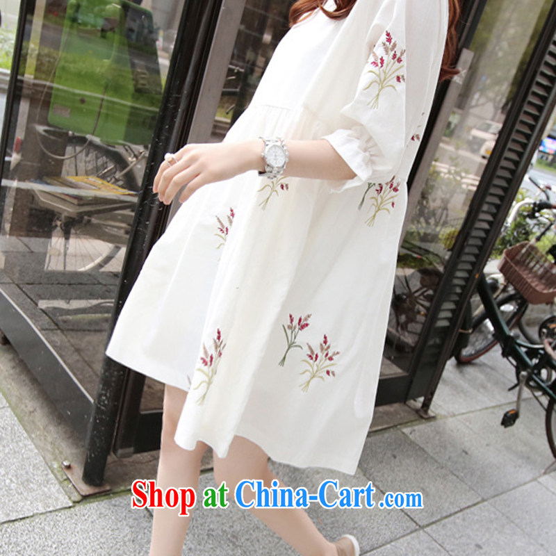 Yi Li Xuan 2015 summer Korean version of the new skirt, very casual College wind 5 cuff the code has been the embroidery dresses female white 3 XL, Yi Li Xuan (EILIXUAN), online shopping